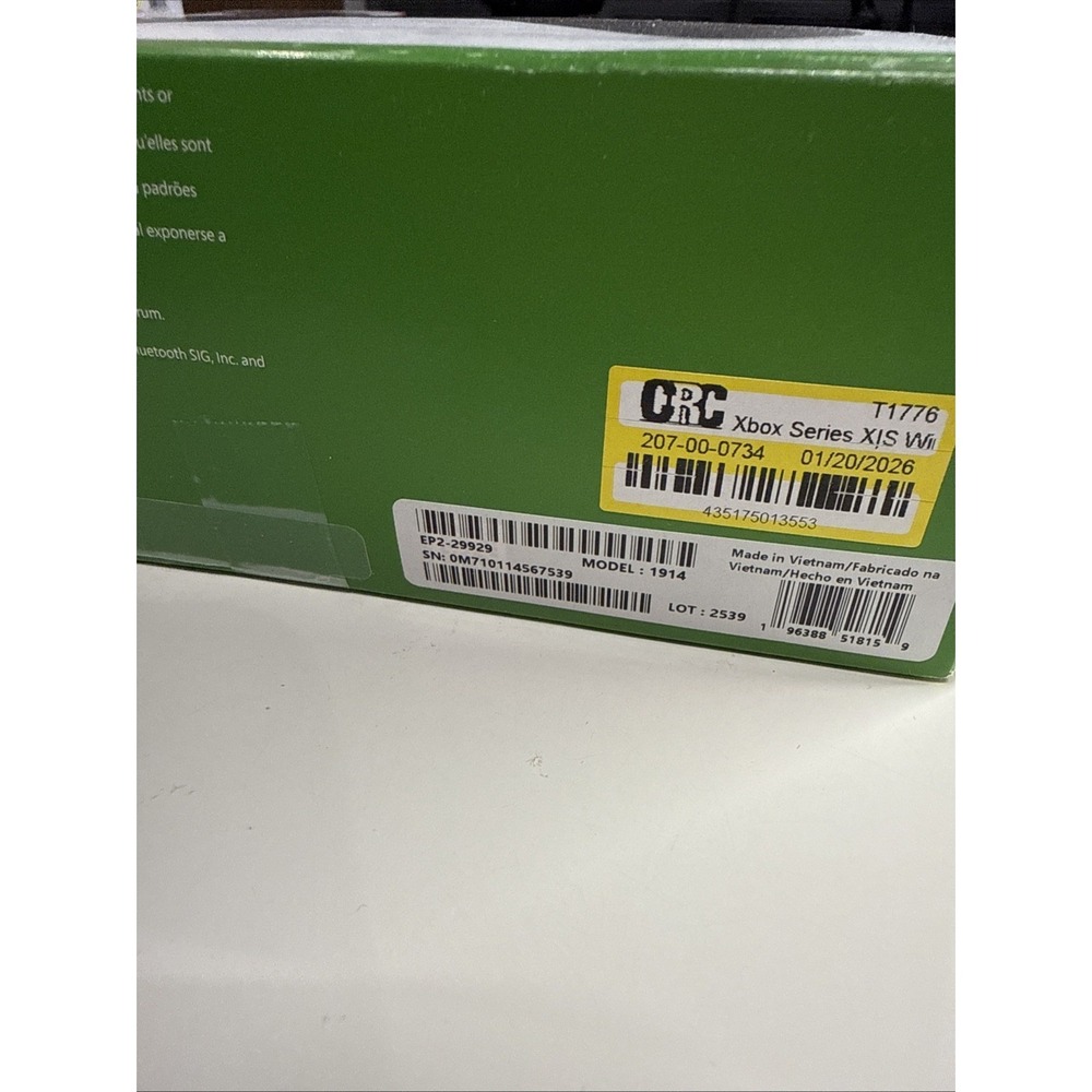 Carbon Black Wireless Controller - Xbox Series Open Box - Picture 3 of 11